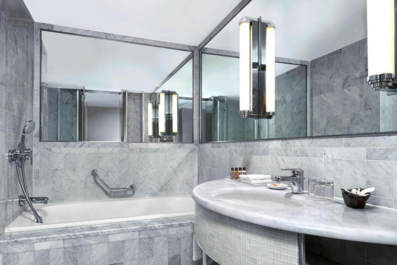 Junior Suite Executive Lounge Access