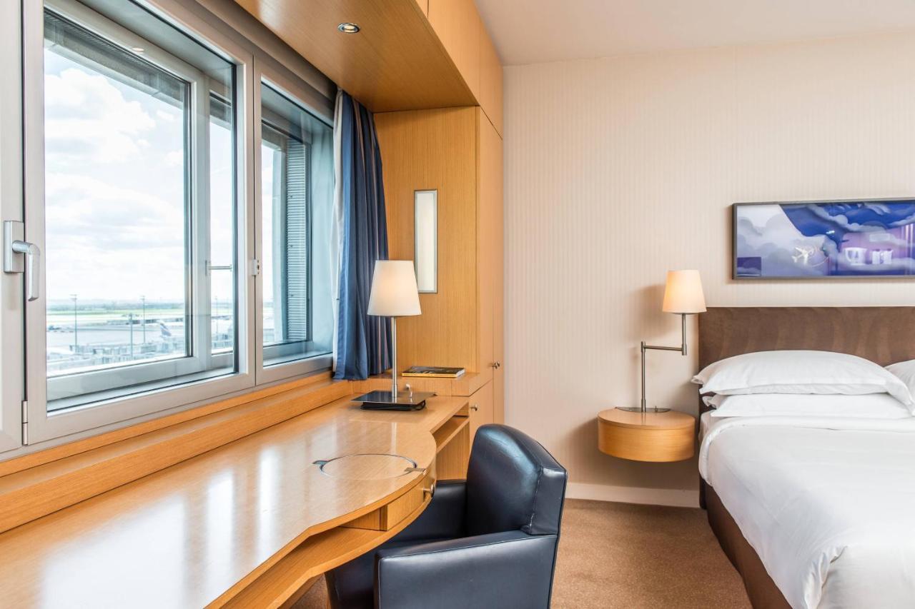 Junior Suite Executive Lounge Access