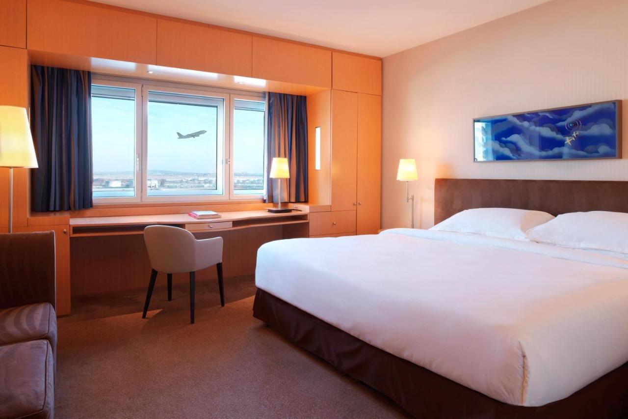 Club King Room Executive Lounge Access