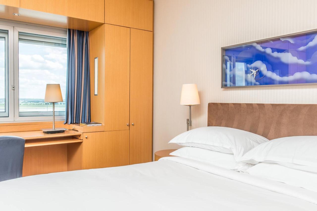 Junior Suite Executive Lounge Access