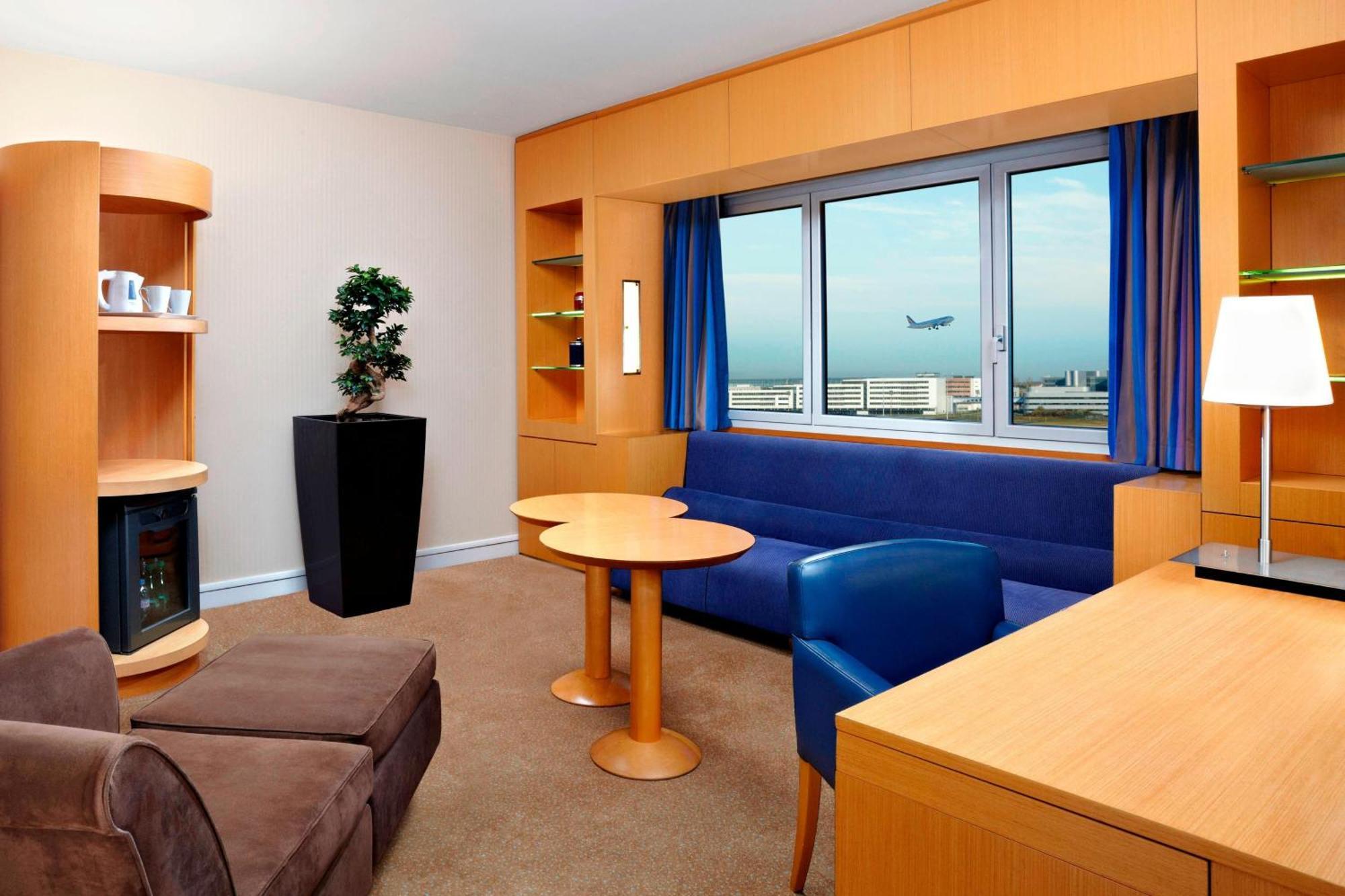 Junior Suite Executive Lounge Access