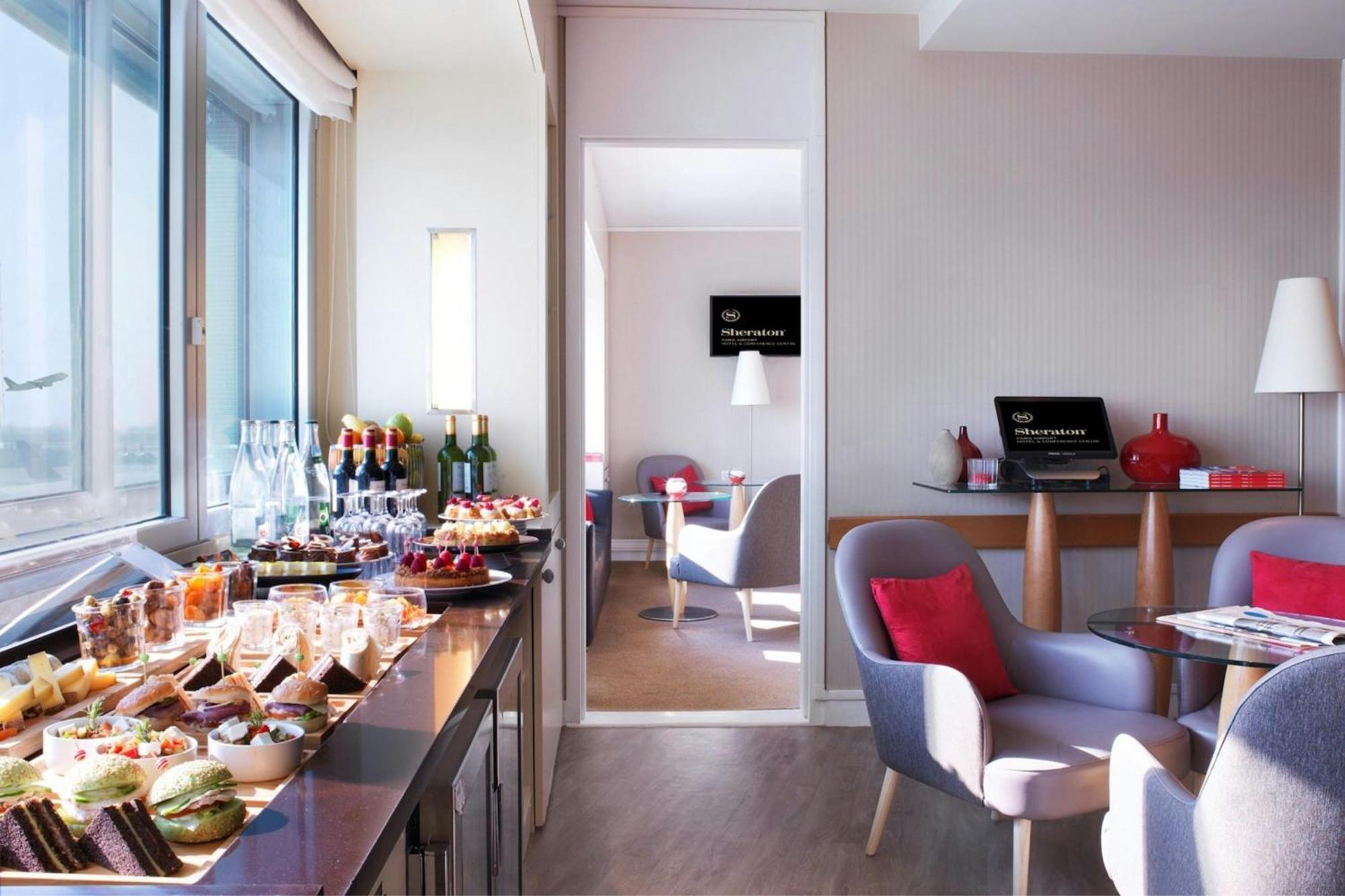 Junior Suite Executive Lounge Access