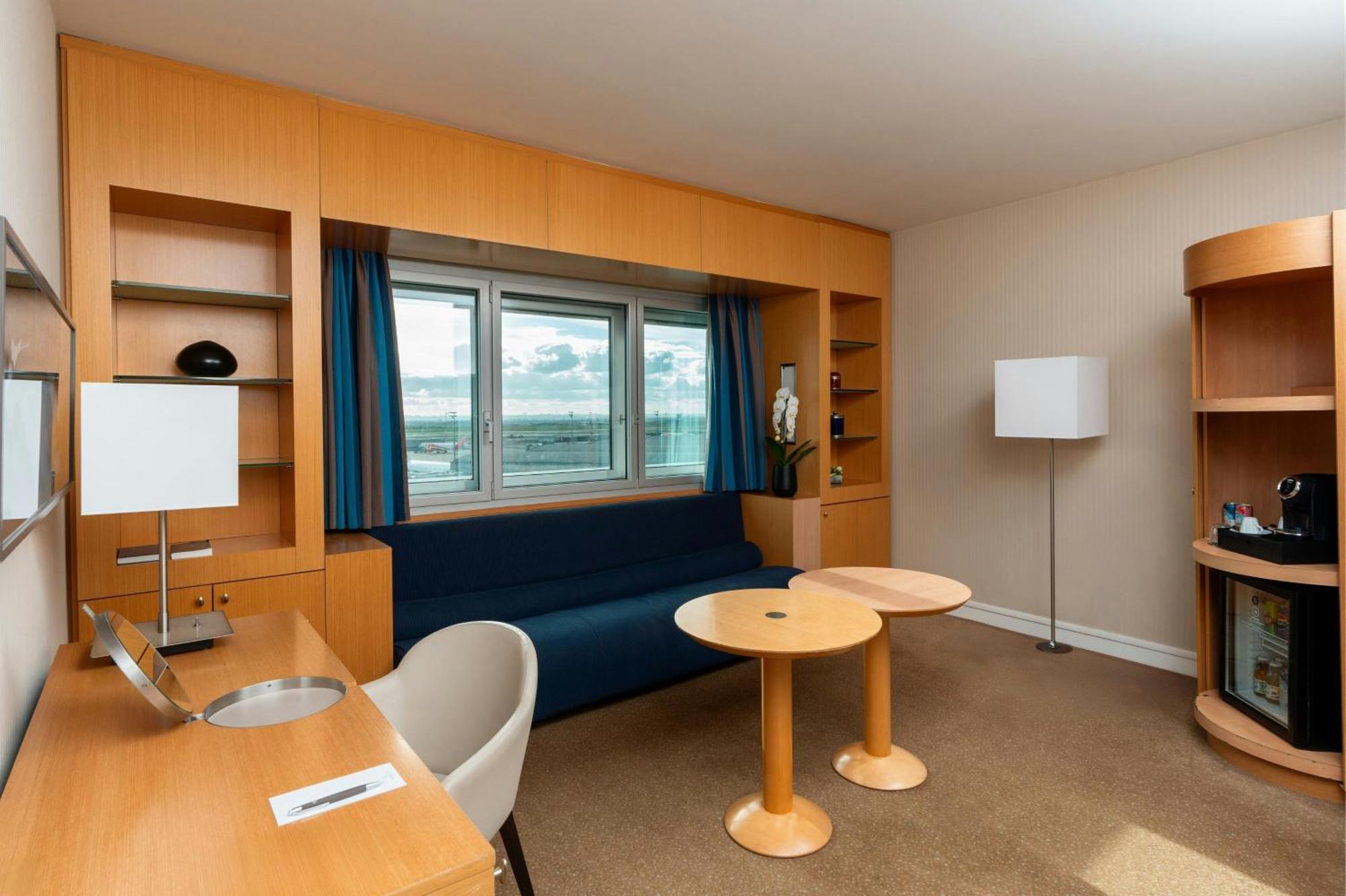 Junior Suite Executive Lounge Access